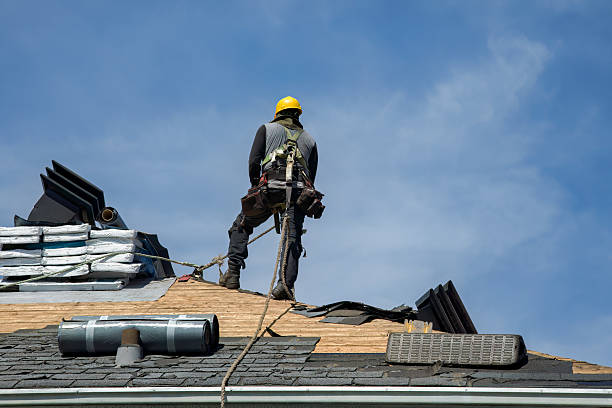 Professional Gutter Installation technician working in Glenn, CA